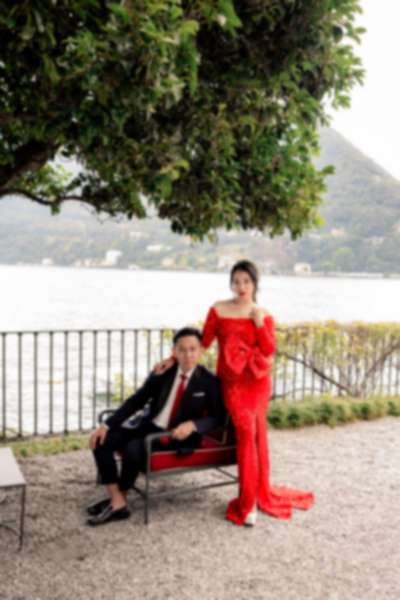 Luxury Lake Como Wedding Anniversary Photoshoot